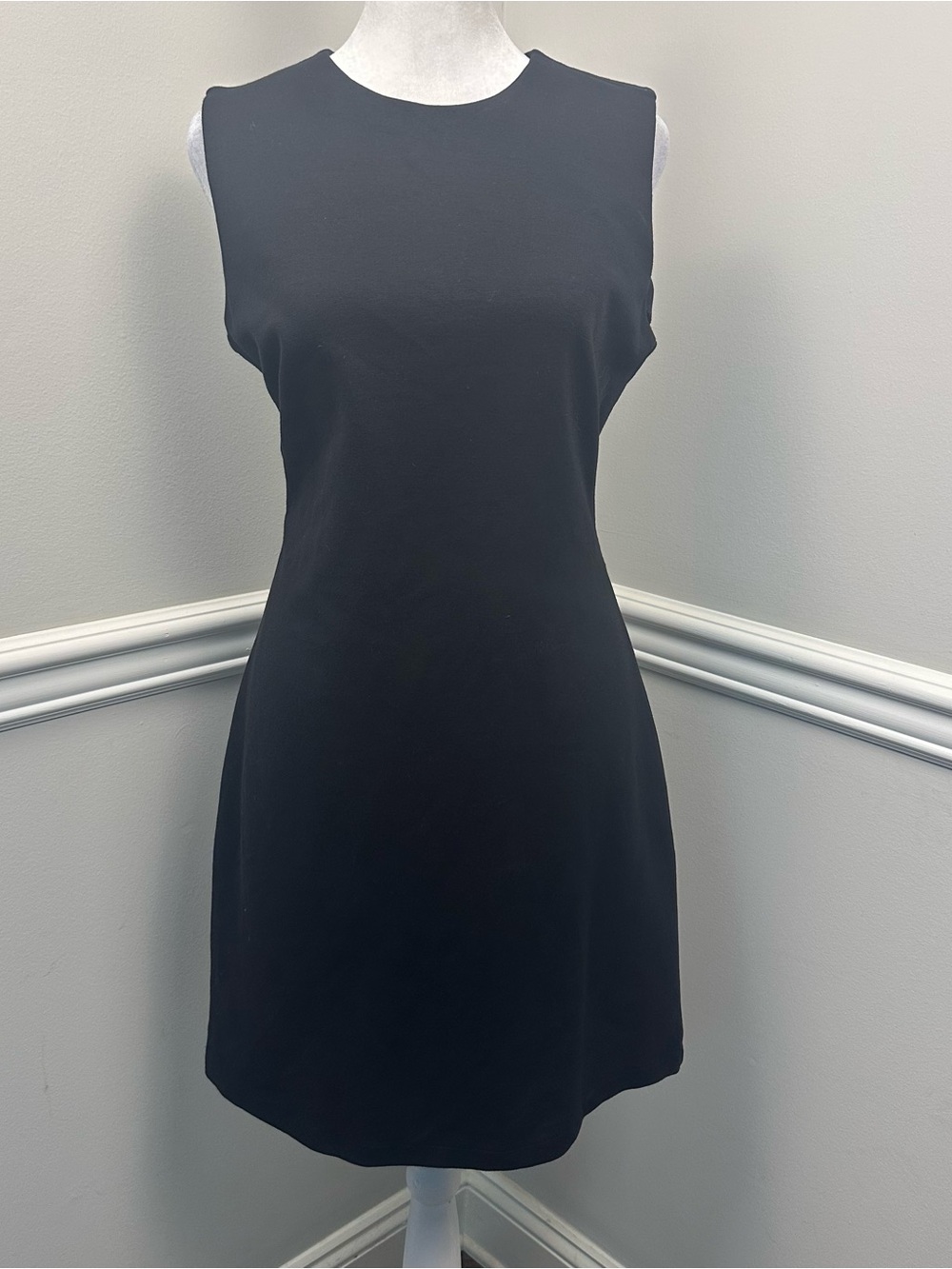 J McLaughlin Sleek Black Sleeveless Midi Dress S